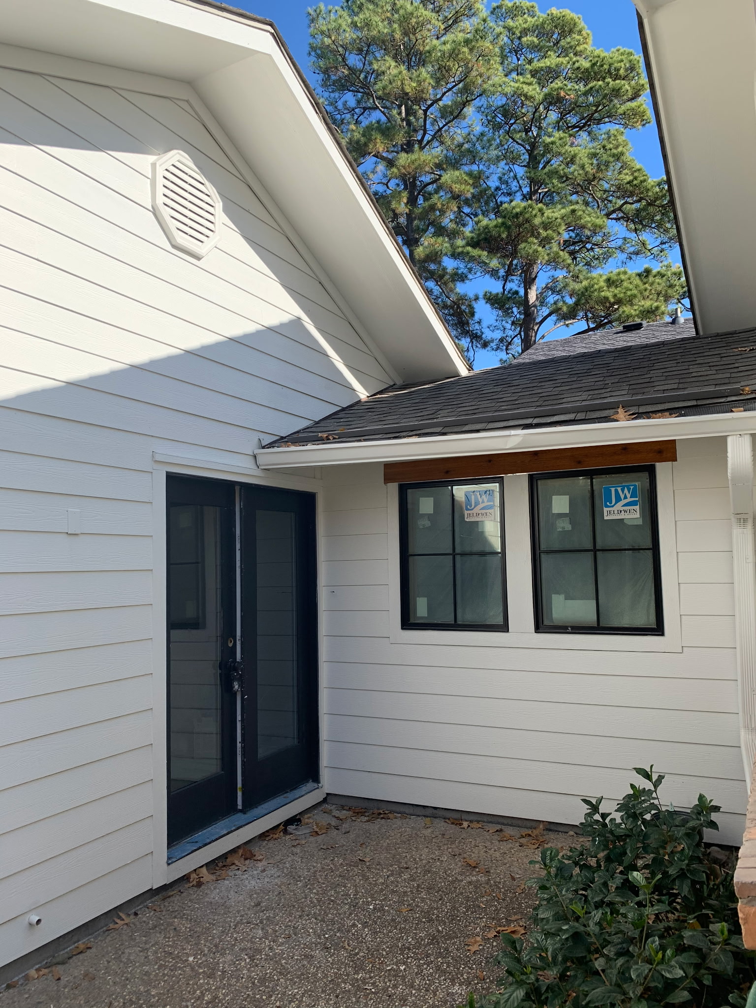Exterior siding and trim painting — completed project Bossier City